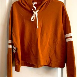 Cropped sweatshirt: Super cute!